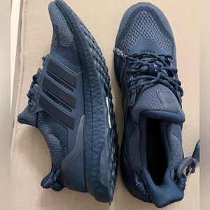 Adidas x Ivy Park IVP Ultraboost OG sneakers size 11 navy blue sneakers